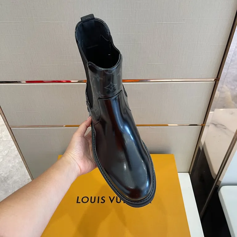 Louis Vuitton Shoe 